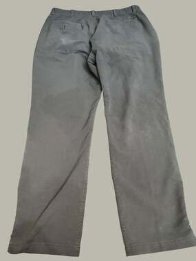 Under Armour Men's Black Straight Leg Chino Golf Pants Size 40/32